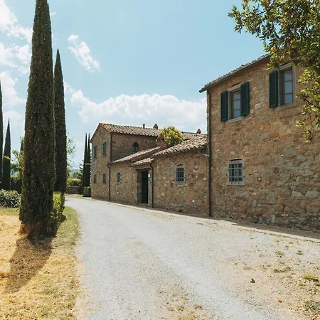 Rustic In With Swimming Pool Holiday home